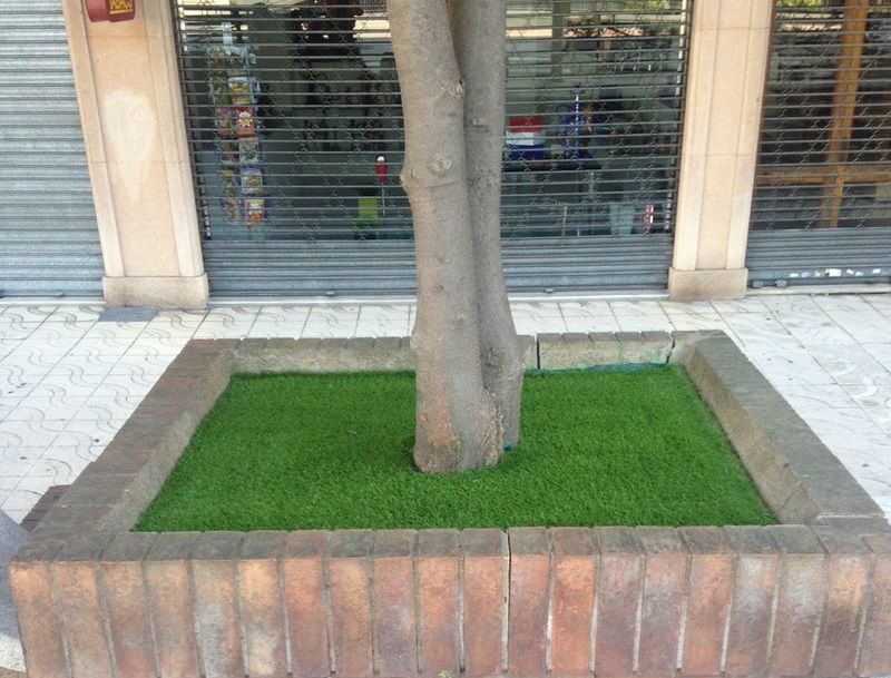 Césped artificial en jardineras