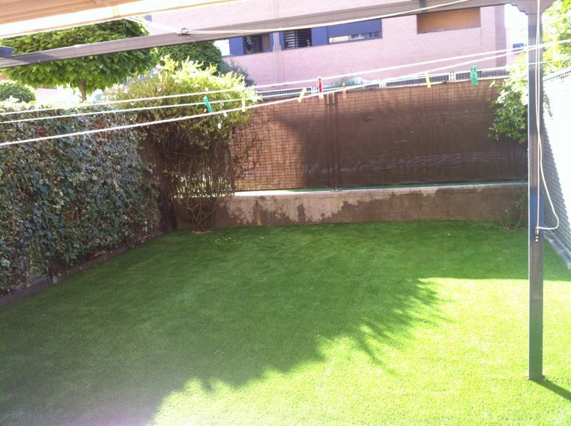 Ejemplo de instalación de césped artificial modélo DECORATIVE